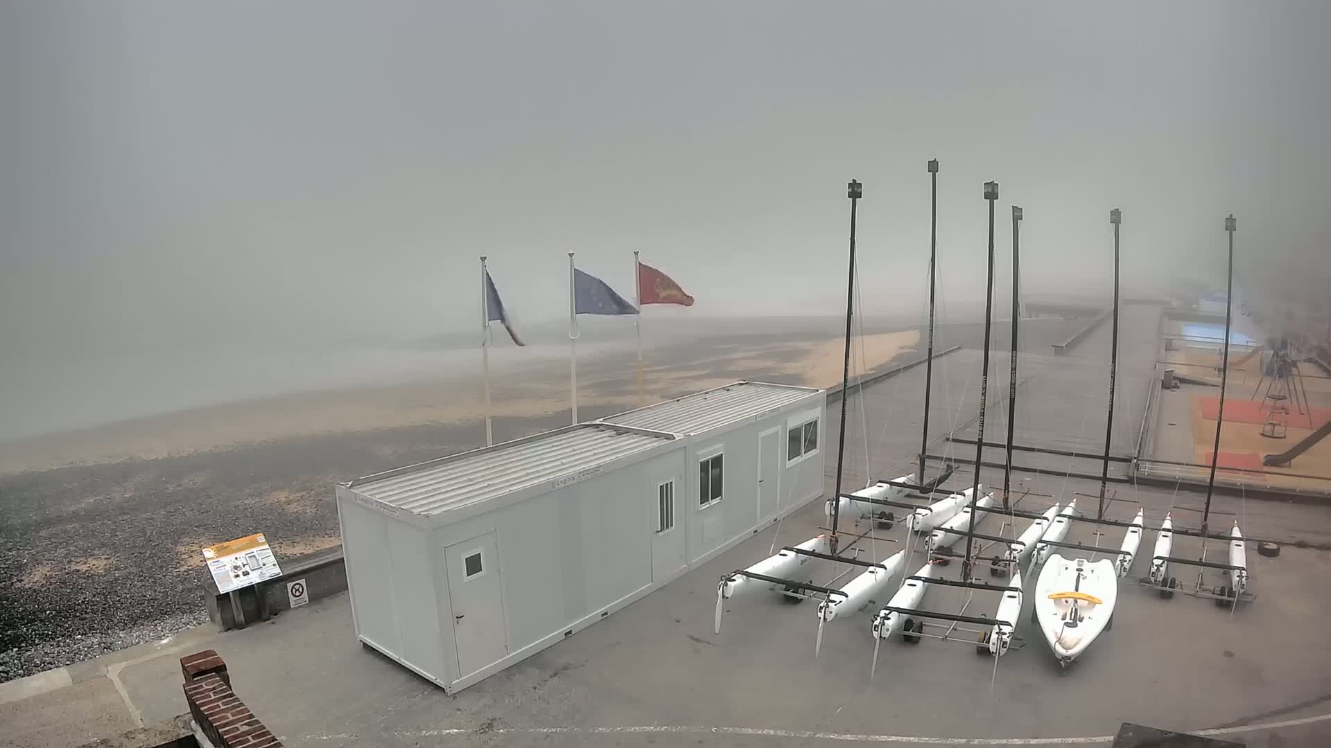 Plage de Veules-les-Roses Beach Live Cam - Dieppe, Seine-Maritime, Normandie, France