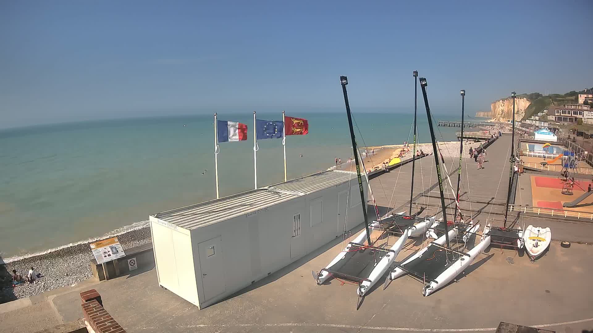 Plage de Veules-les-Roses Beach Live Cam - Dieppe, Seine-Maritime, Normandie, France