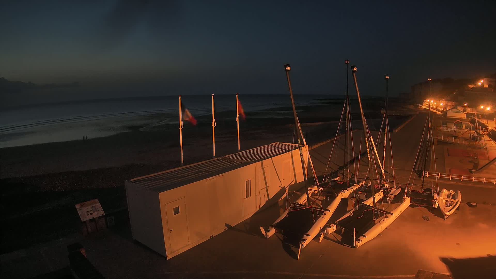 Plage de Veules-les-Roses Beach Live Cam - Dieppe, Seine-Maritime, Normandie, France
