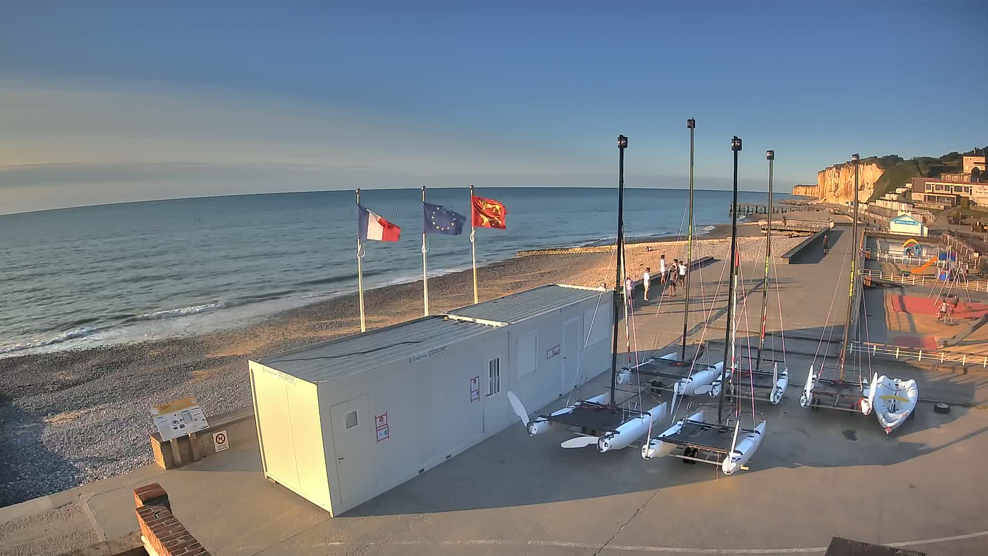 Plage de Veules-les-Roses Beach Live Cam - Dieppe, Seine-Maritime, Normandie, France