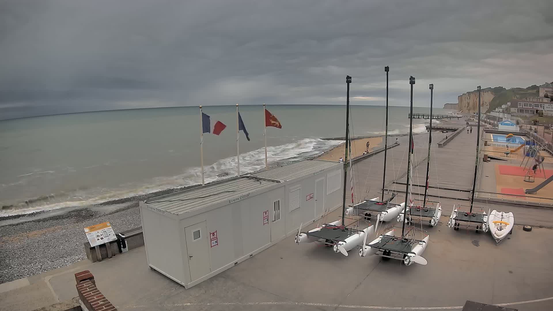 Plage de Veules-les-Roses Beach Live Cam - Dieppe, Seine-Maritime, Normandie, France