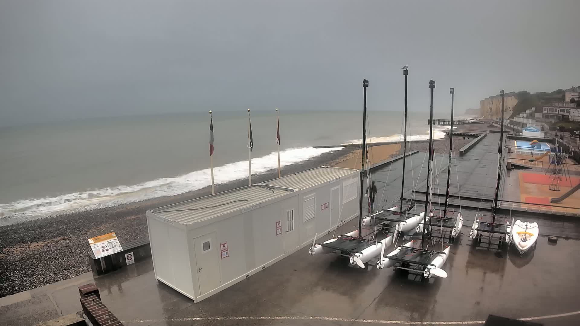 Plage de Veules-les-Roses Beach Live Cam - Dieppe, Seine-Maritime, Normandie, France