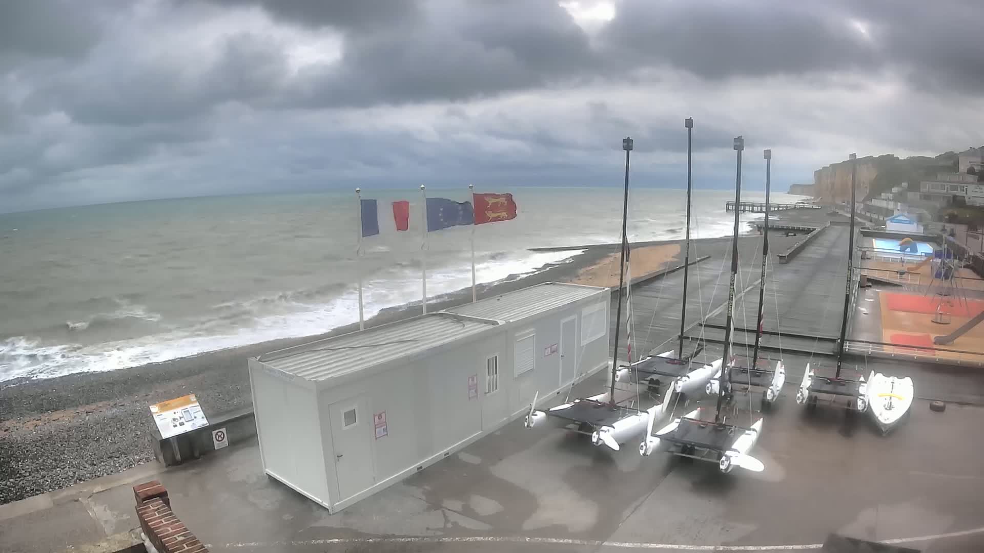 Plage de Veules-les-Roses Beach Live Cam - Dieppe, Seine-Maritime, Normandie, France