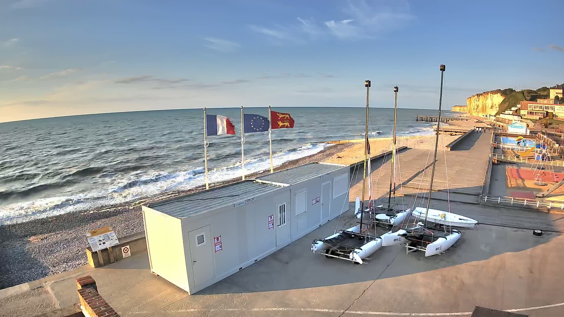 Plage de Veules-les-Roses Beach Live Cam - Dieppe, Seine-Maritime, Normandie, France