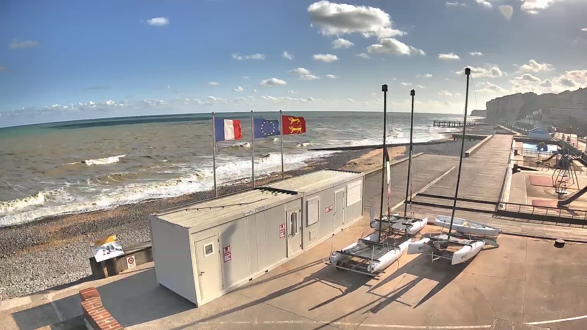 Plage de Veules-les-Roses Beach Live Cam - Dieppe, Seine-Maritime, Normandie, France