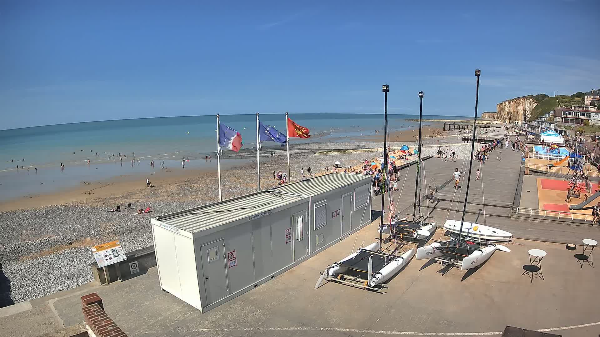 Plage de Veules-les-Roses Beach Live Cam - Dieppe, Seine-Maritime, Normandie, France