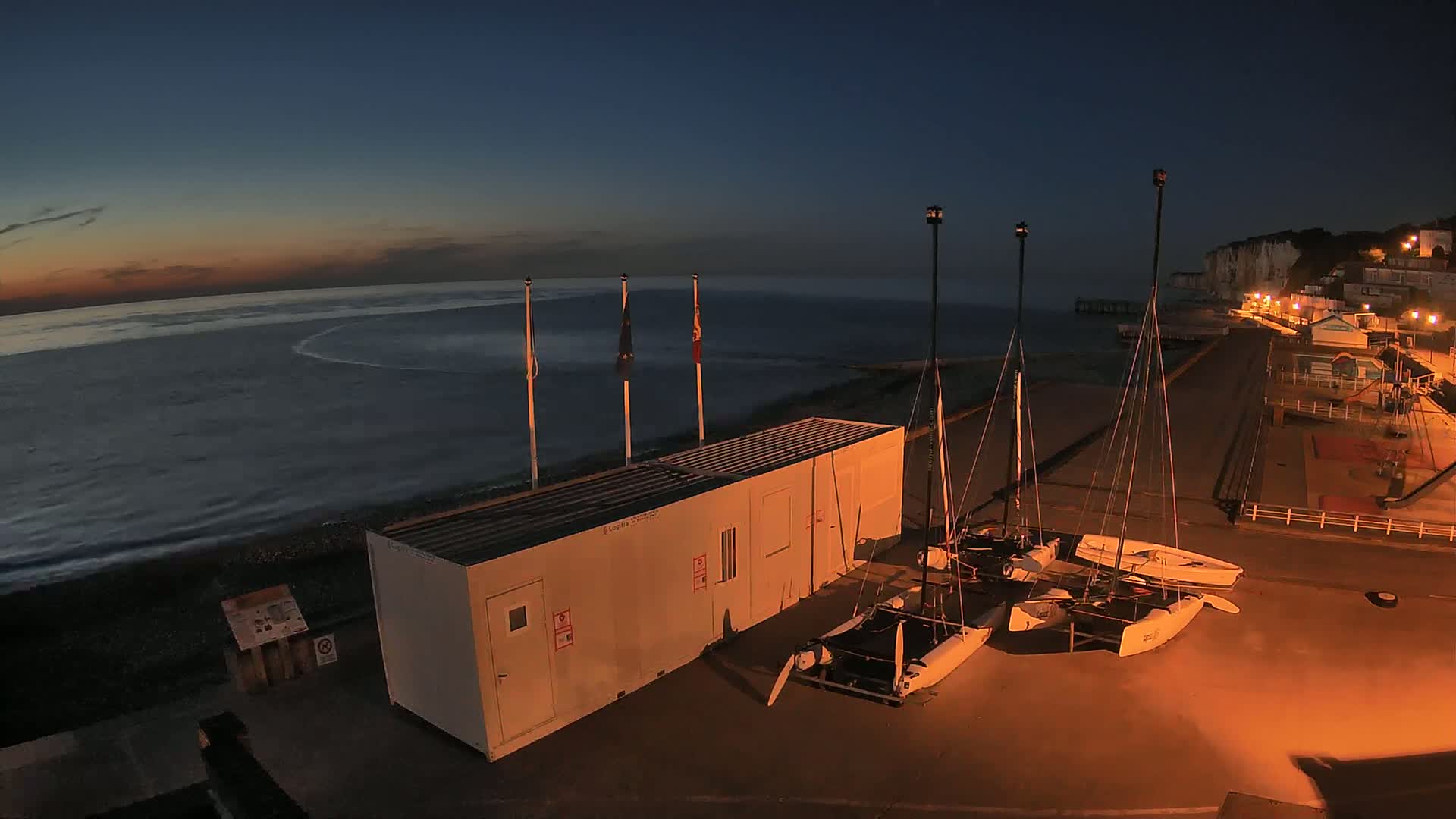 Plage de Veules-les-Roses Beach Live Cam - Dieppe, Seine-Maritime, Normandie, France