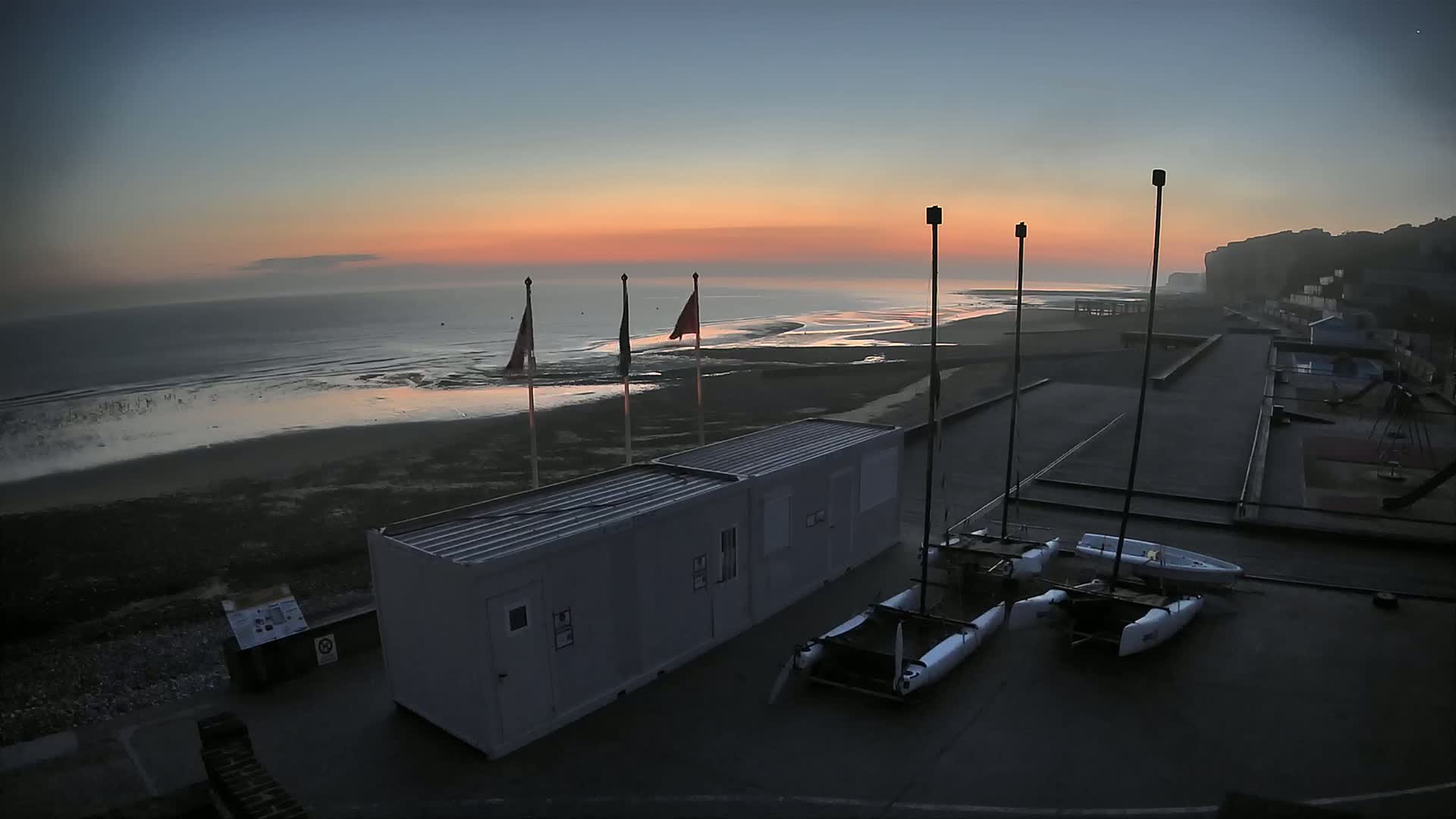 Plage de Veules-les-Roses Beach Live Cam - Dieppe, Seine-Maritime, Normandie, France