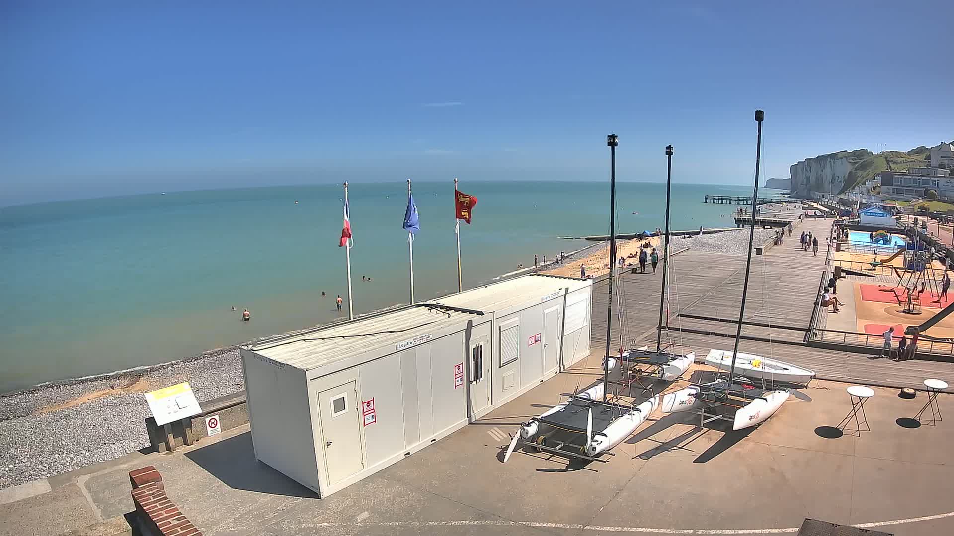 Plage de Veules-les-Roses Beach Live Cam - Dieppe, Seine-Maritime, Normandie, France