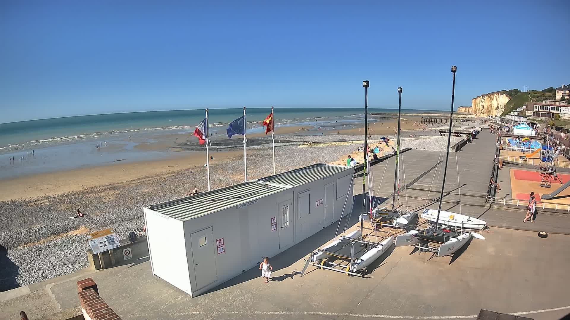 Plage de Veules-les-Roses Beach Live Cam - Dieppe, Seine-Maritime, Normandie, France