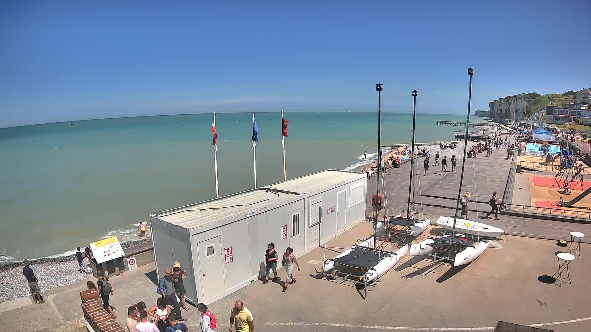 Plage de Veules-les-Roses Beach Live Cam - Dieppe, Seine-Maritime, Normandie, France