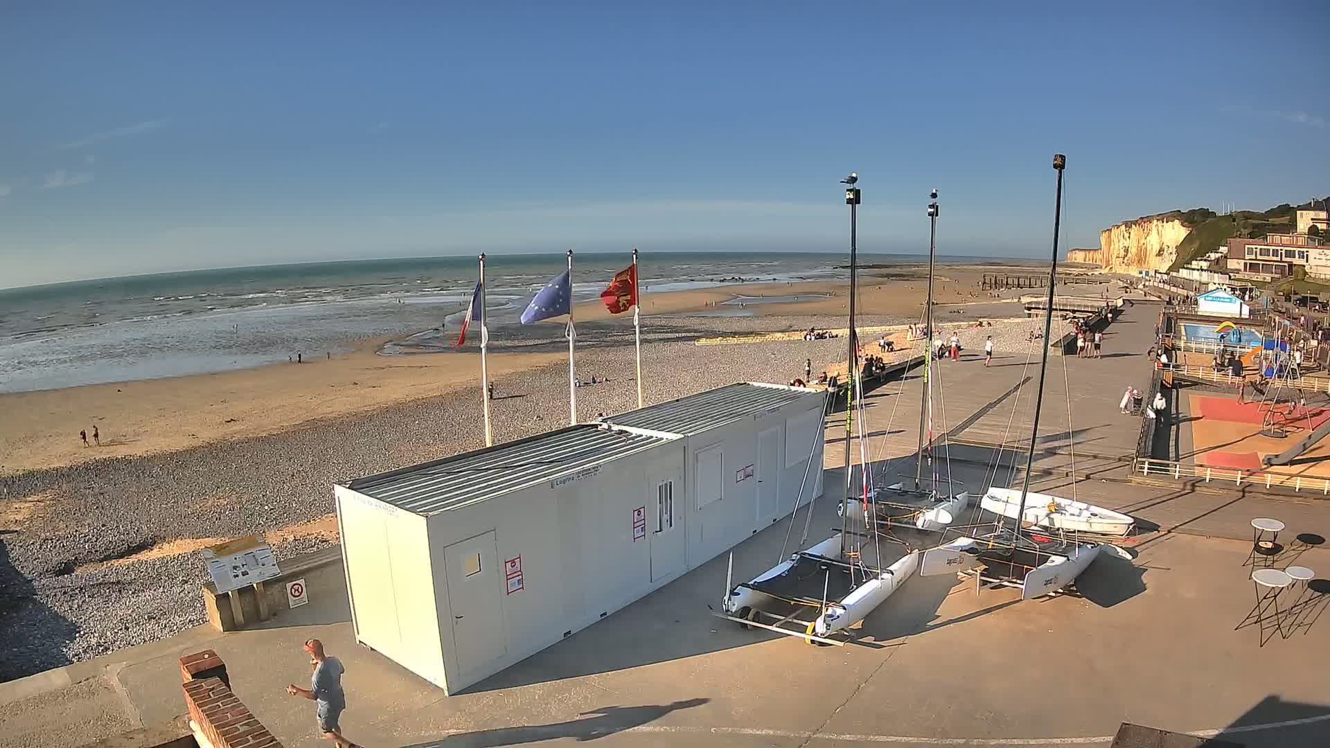 Plage de Veules-les-Roses Beach Live Cam - Dieppe, Seine-Maritime, Normandie, France