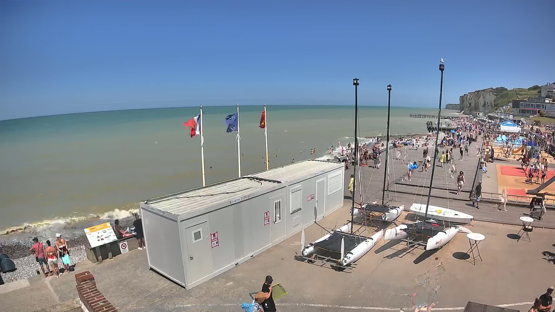 Plage de Veules-les-Roses Beach Live Cam - Dieppe, Seine-Maritime, Normandie, France