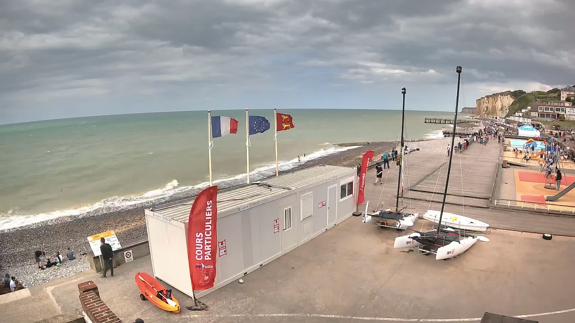 Plage de Veules-les-Roses Beach Live Cam - Dieppe, Seine-Maritime, Normandie, France