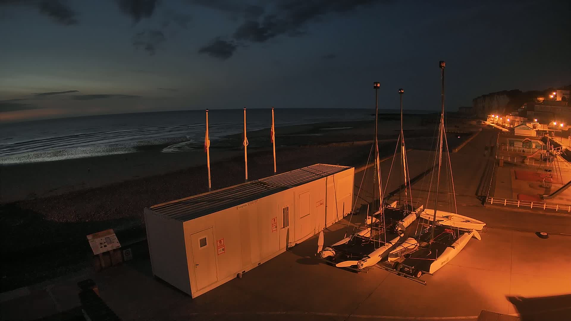 Plage de Veules-les-Roses Beach Live Cam - Dieppe, Seine-Maritime, Normandie, France