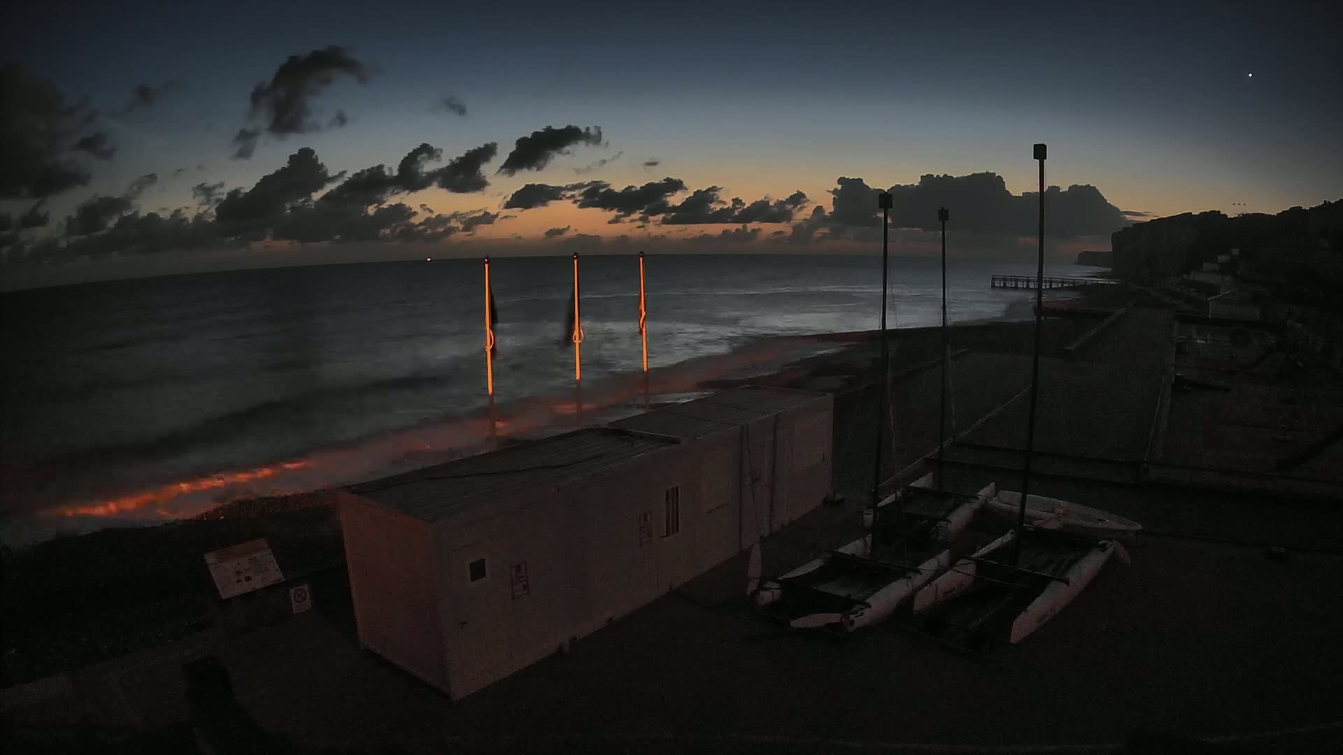 Plage de Veules-les-Roses Beach Live Cam - Dieppe, Seine-Maritime, Normandie, France