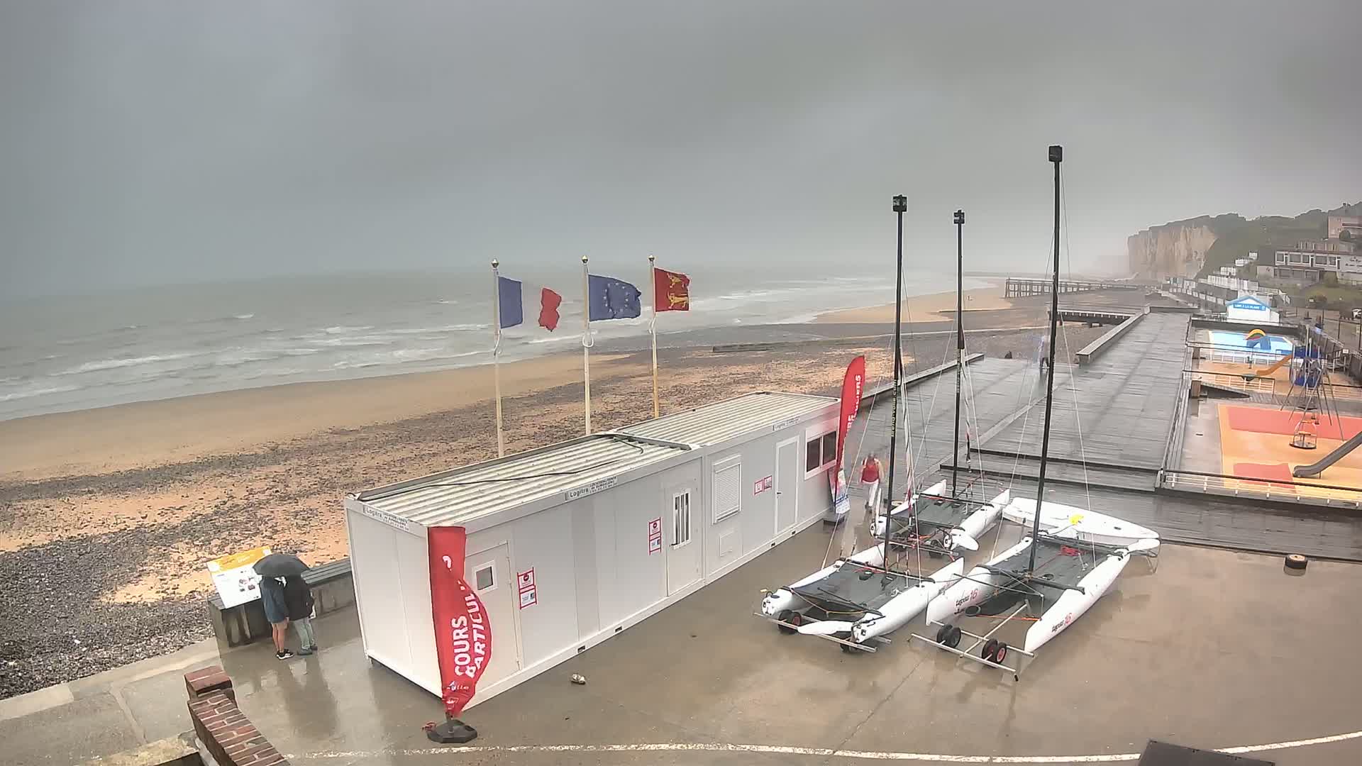 Plage de Veules-les-Roses Beach Live Cam - Dieppe, Seine-Maritime, Normandie, France