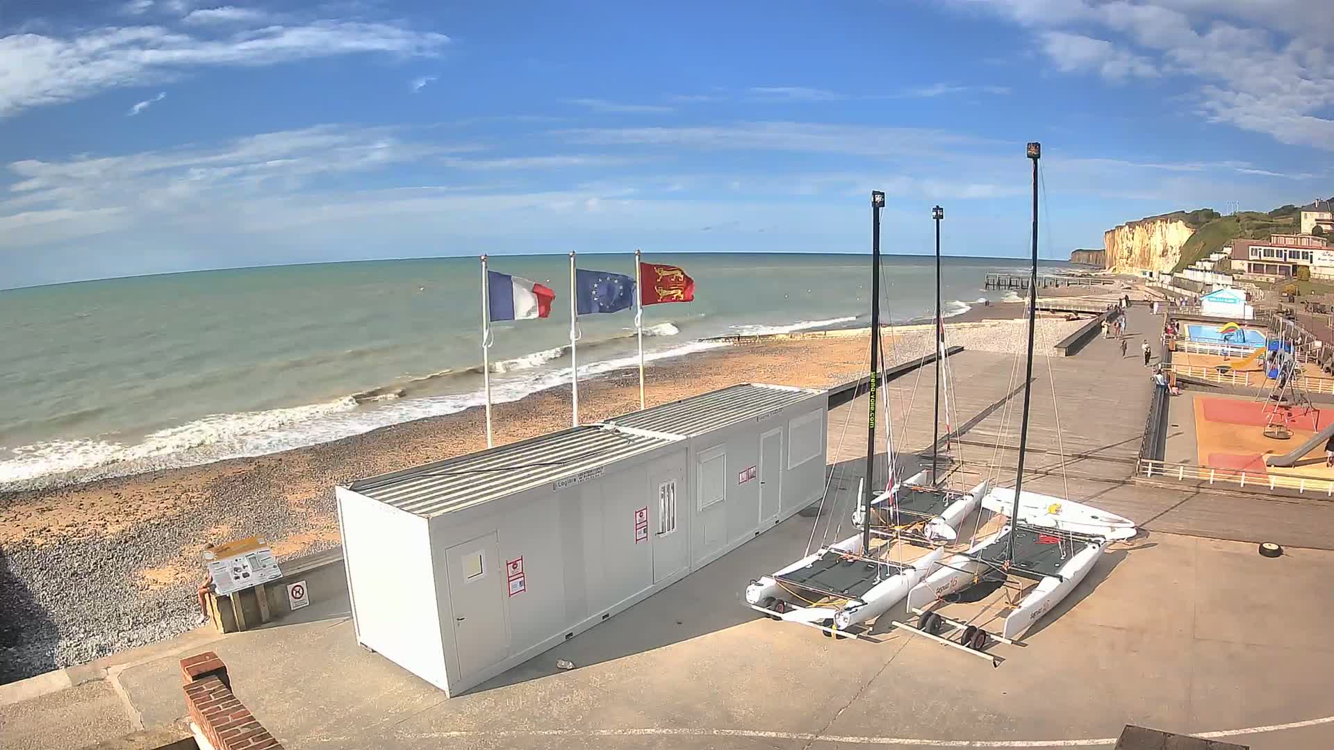 Plage de Veules-les-Roses Beach Live Cam - Dieppe, Seine-Maritime, Normandie, France