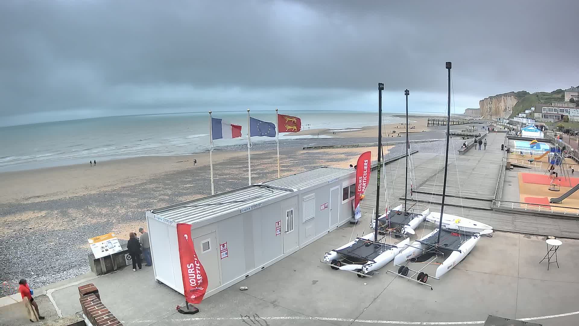 Plage de Veules-les-Roses Beach Live Cam - Dieppe, Seine-Maritime, Normandie, France