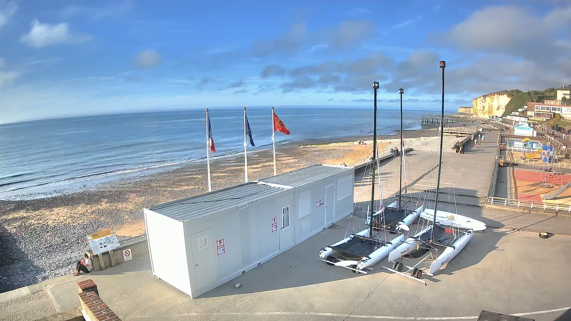 Plage de Veules-les-Roses Beach Live Cam - Dieppe, Seine-Maritime, Normandie, France