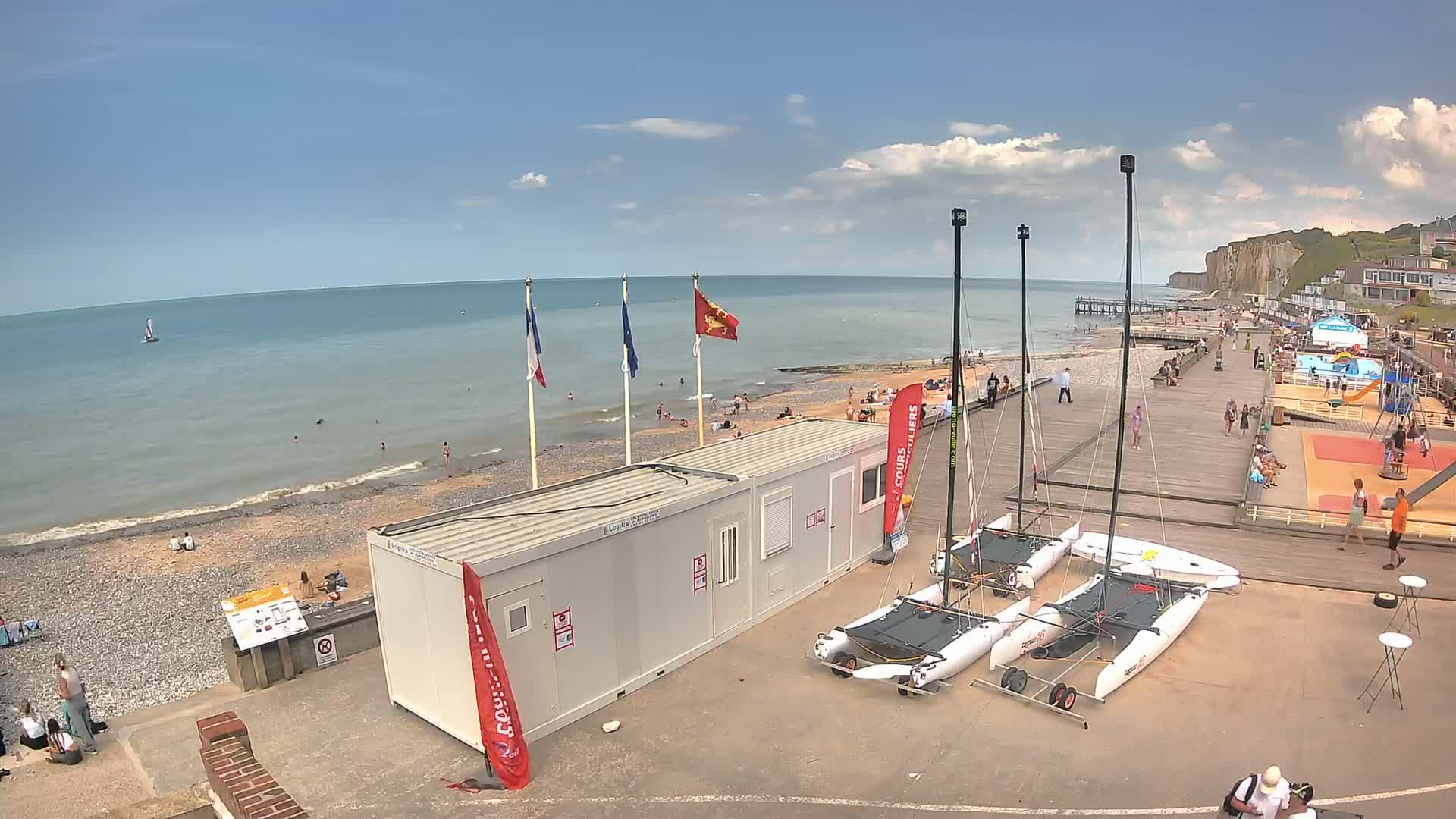 Plage de Veules-les-Roses Beach Live Cam - Dieppe, Seine-Maritime, Normandie, France