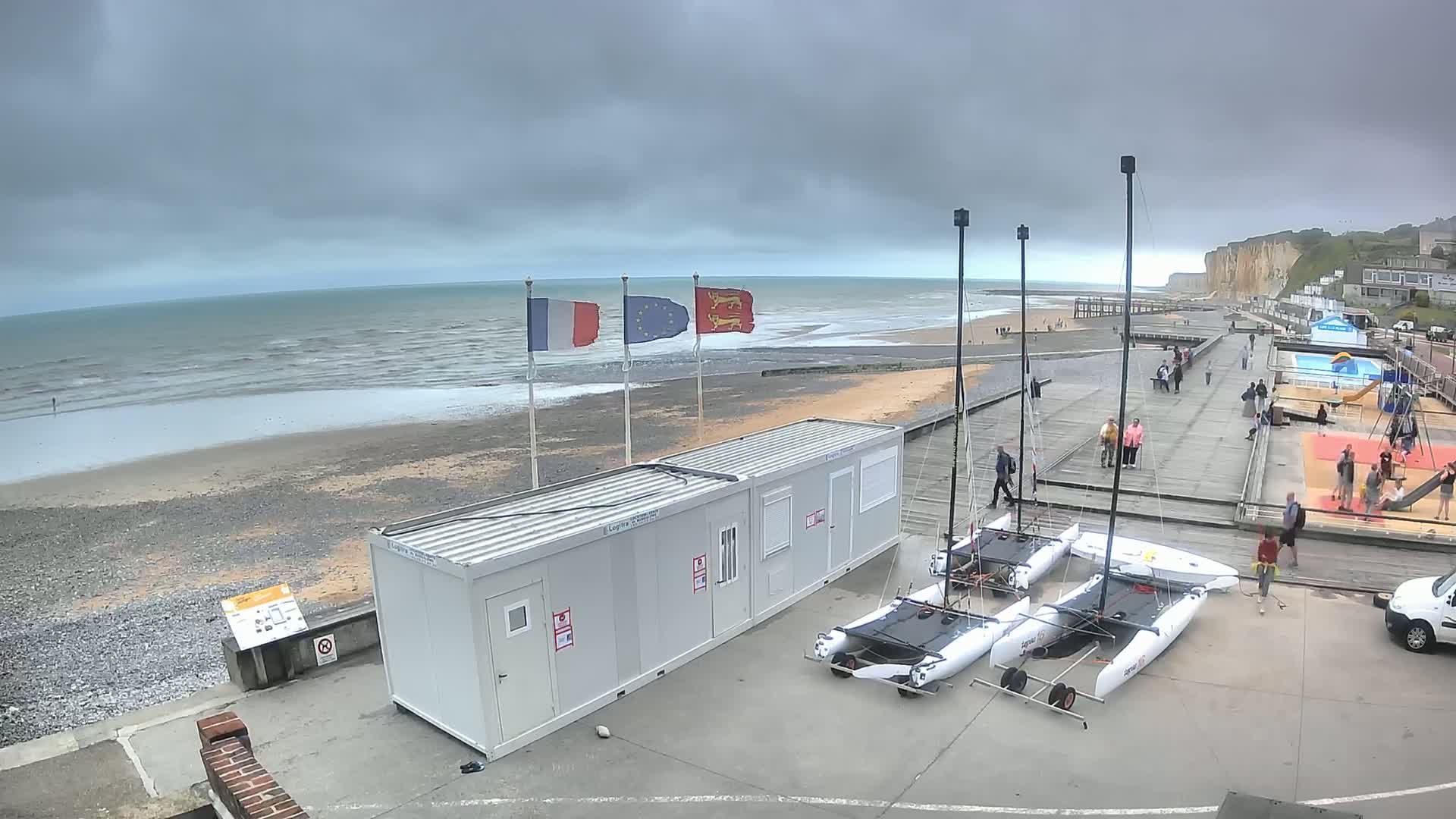 Plage de Veules-les-Roses Beach Live Cam - Dieppe, Seine-Maritime, Normandie, France