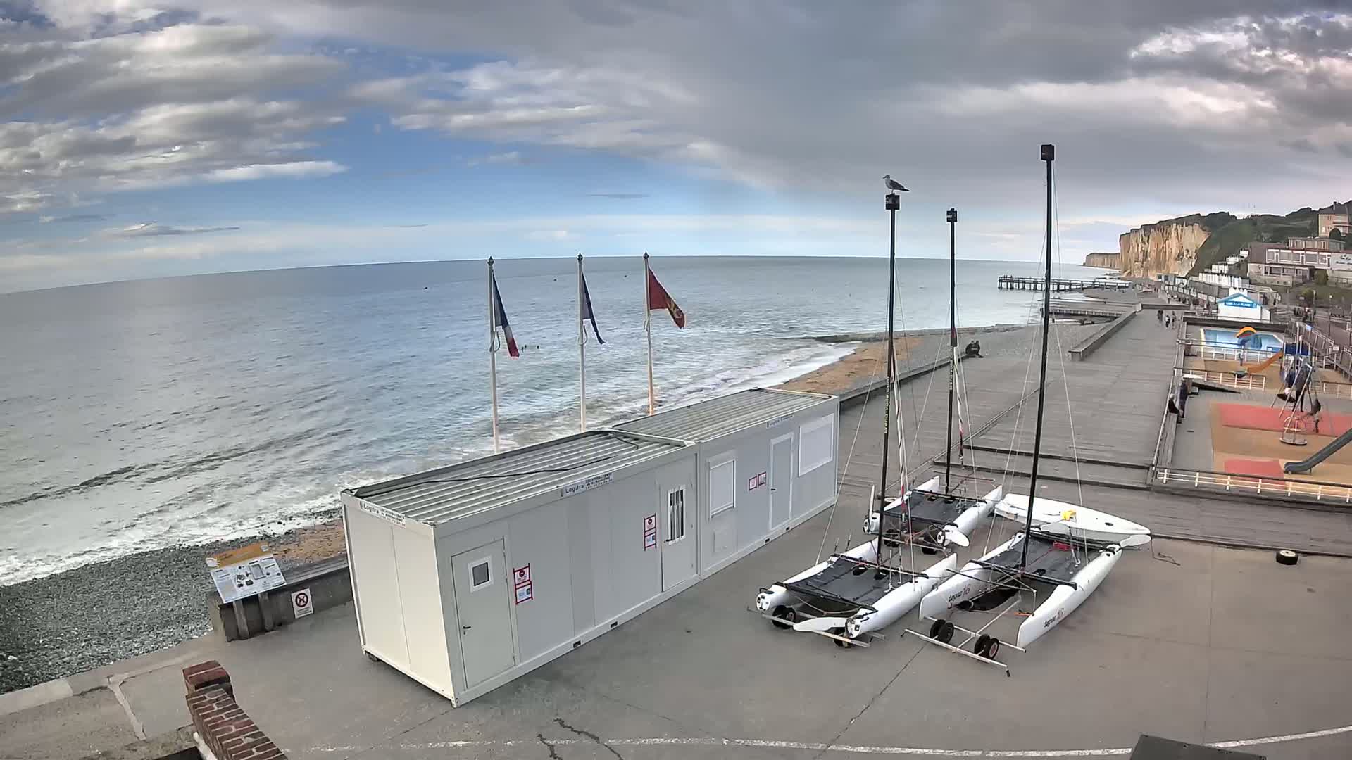 Plage de Veules-les-Roses Beach Live Cam - Dieppe, Seine-Maritime, Normandie, France