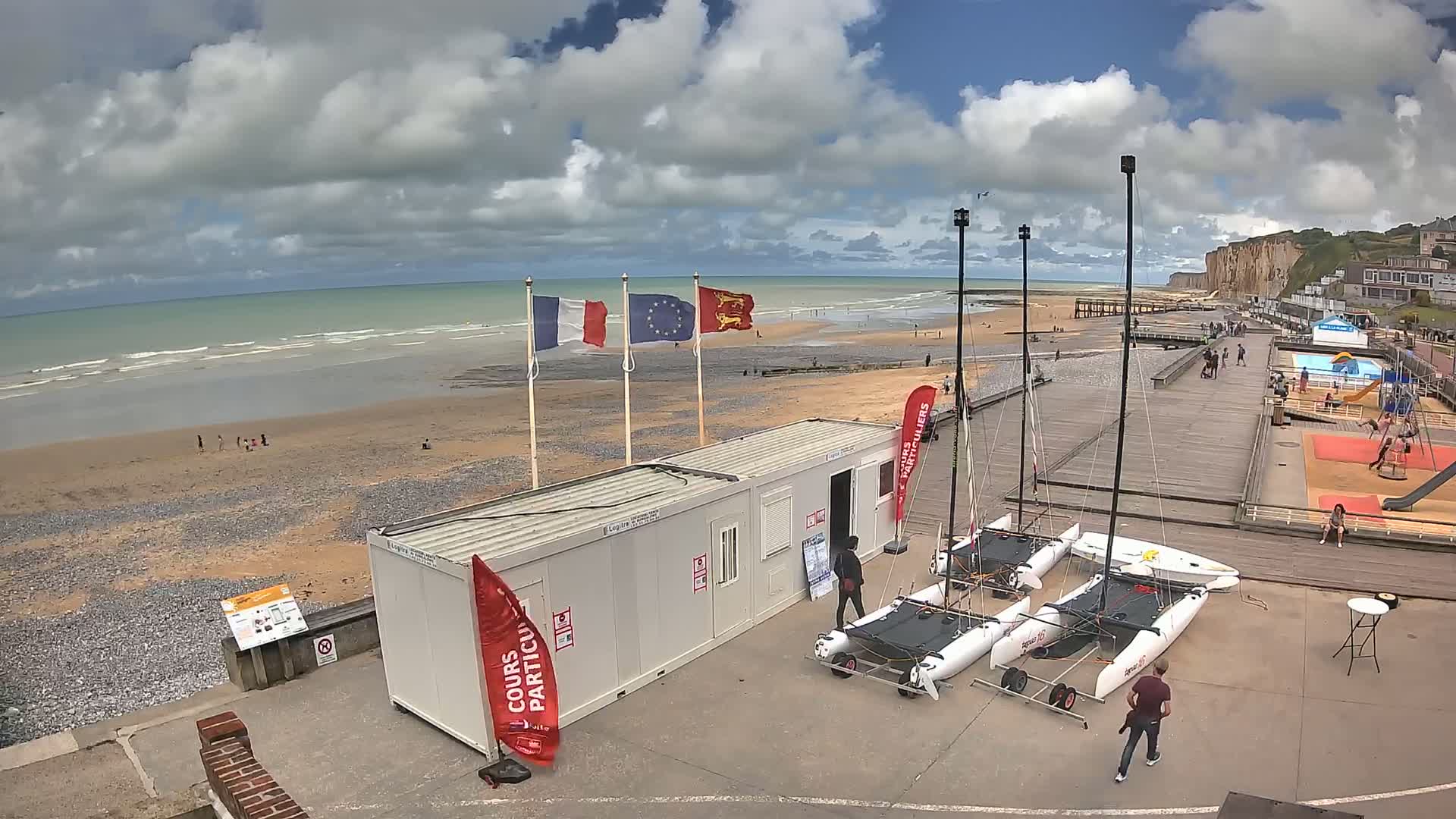 Plage de Veules-les-Roses Beach Live Cam - Dieppe, Seine-Maritime, Normandie, France