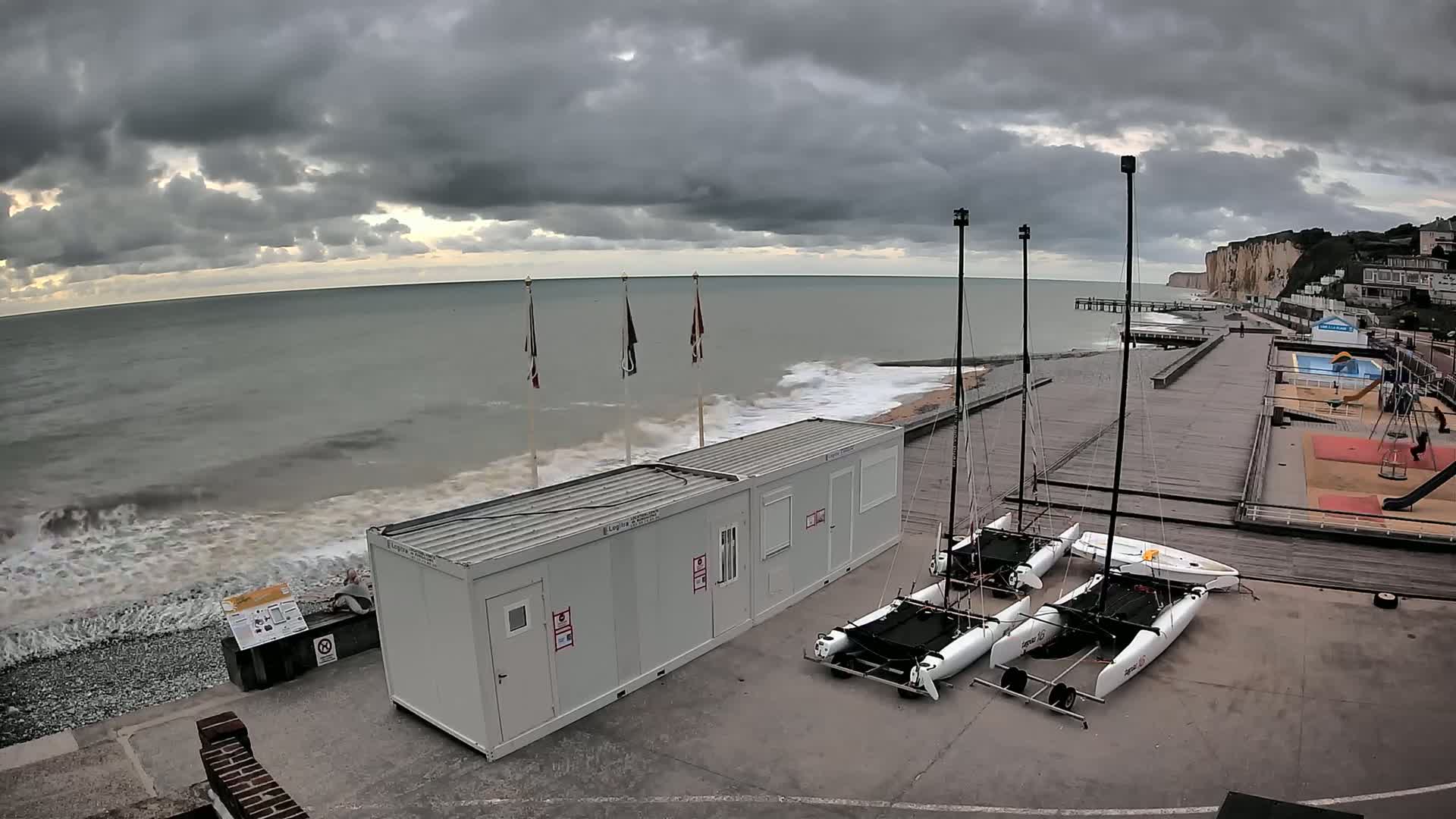 Plage de Veules-les-Roses Beach Live Cam - Dieppe, Seine-Maritime, Normandie, France