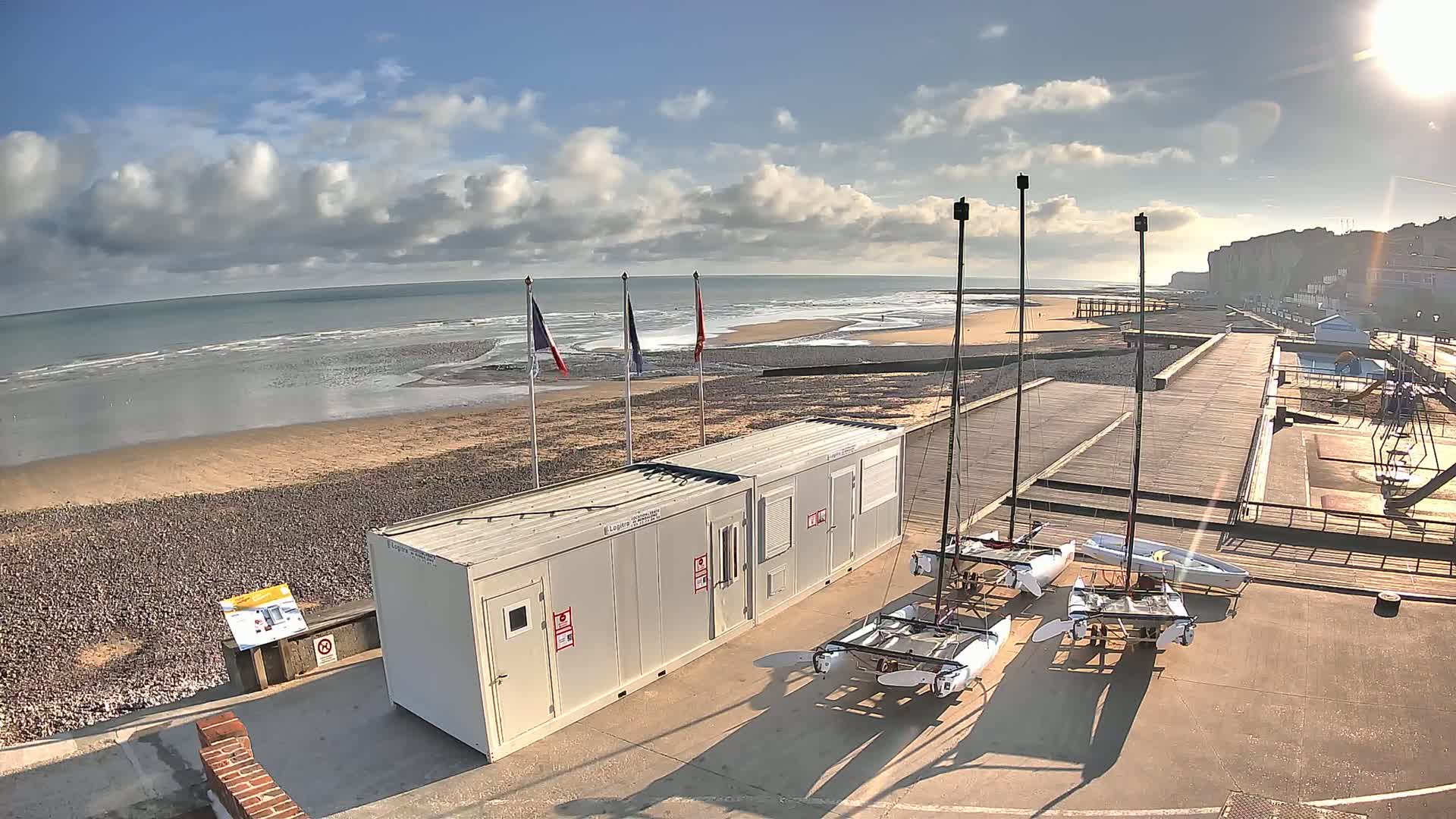 Plage de Veules-les-Roses Beach Live Cam - Dieppe, Seine-Maritime, Normandie, France