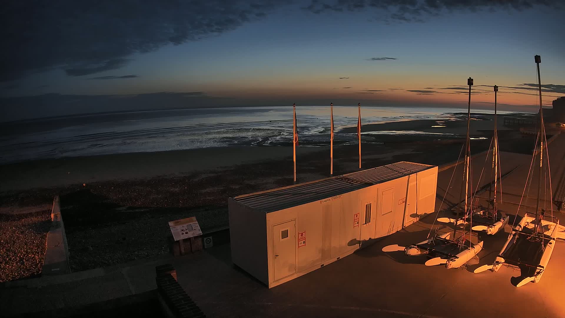 Plage de Veules-les-Roses Beach Live Cam - Dieppe, Seine-Maritime, Normandie, France