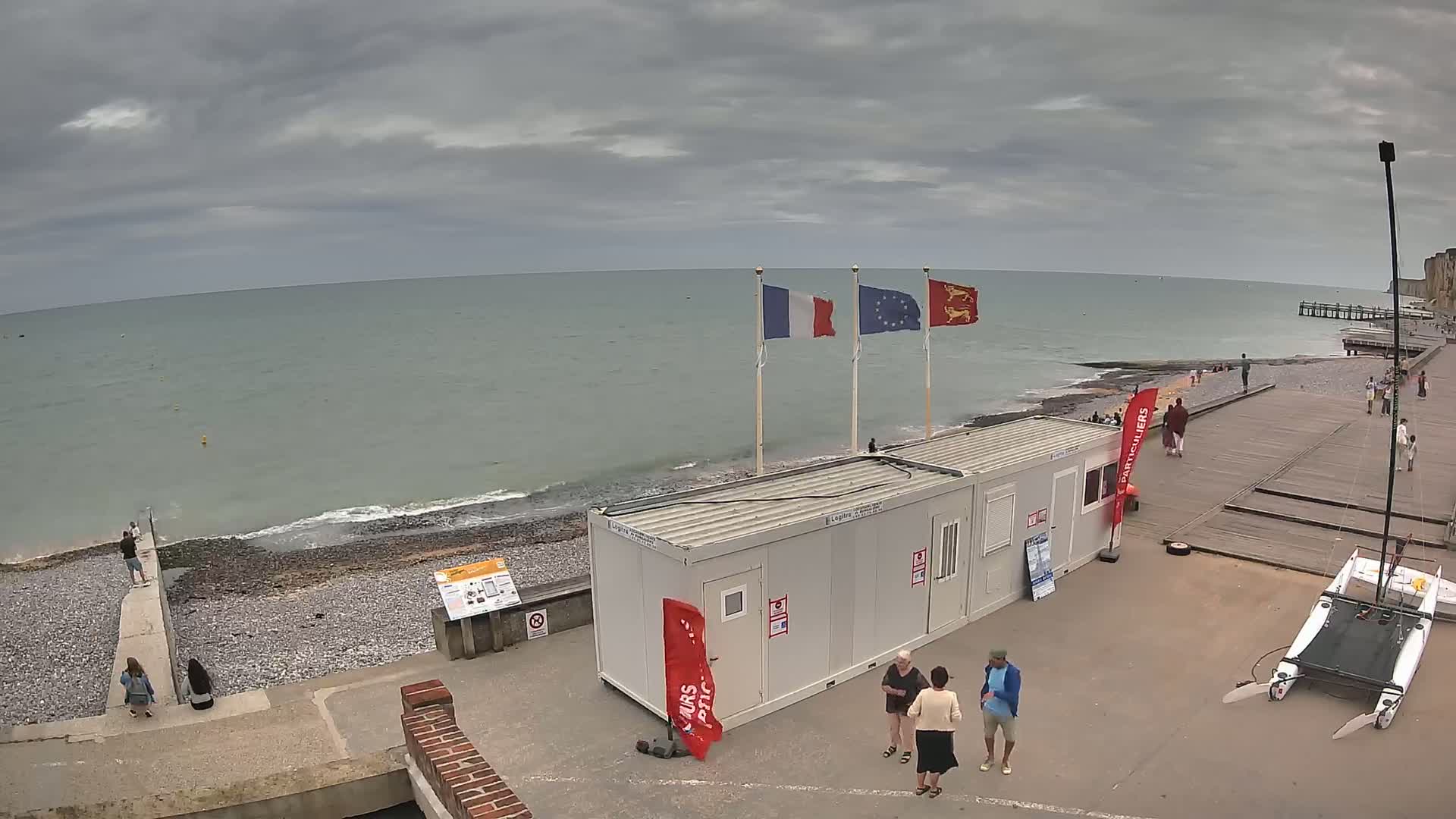 Plage de Veules-les-Roses Beach Live Cam - Dieppe, Seine-Maritime, Normandie, France