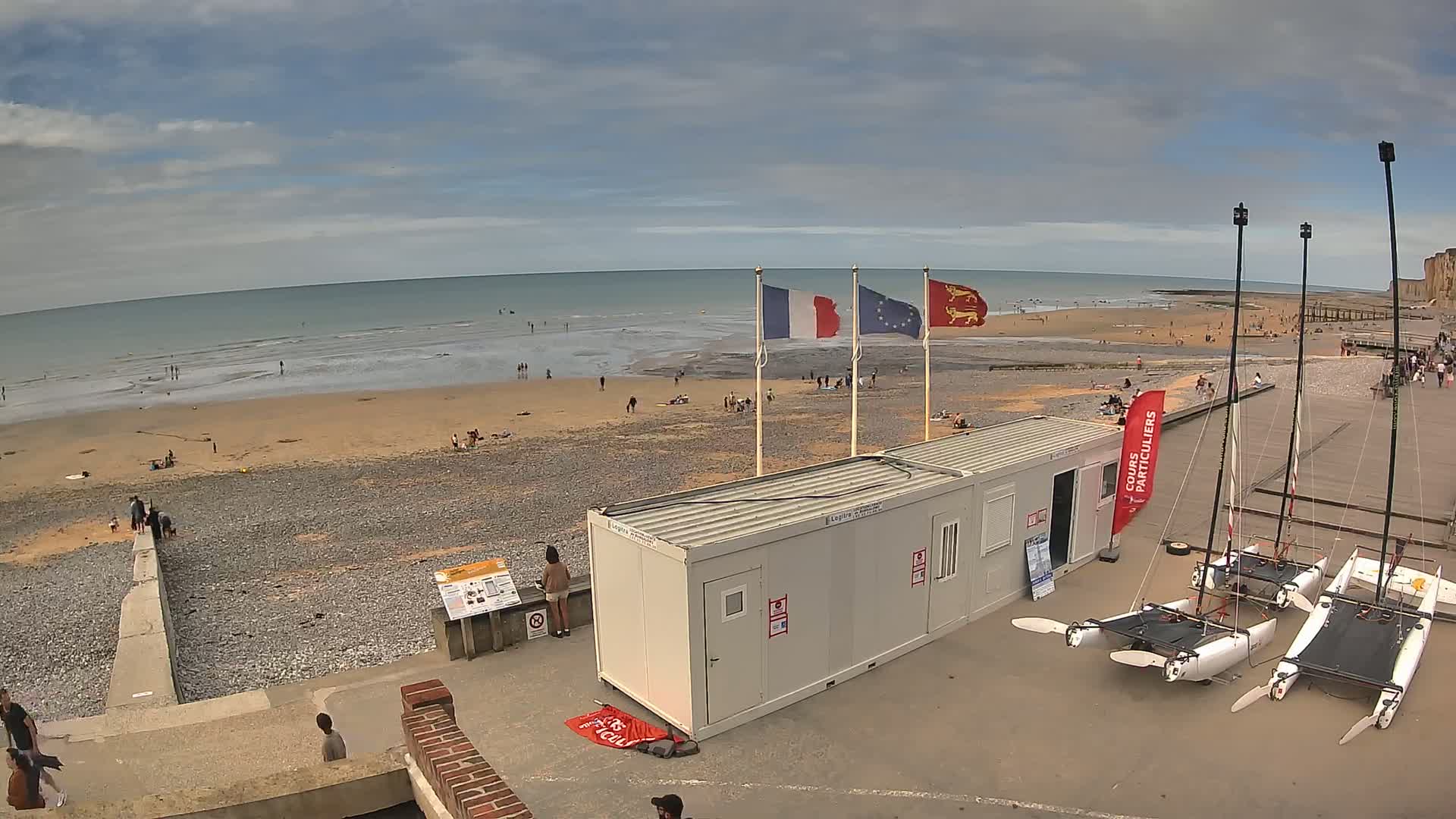 Plage de Veules-les-Roses Beach Live Cam - Dieppe, Seine-Maritime, Normandie, France