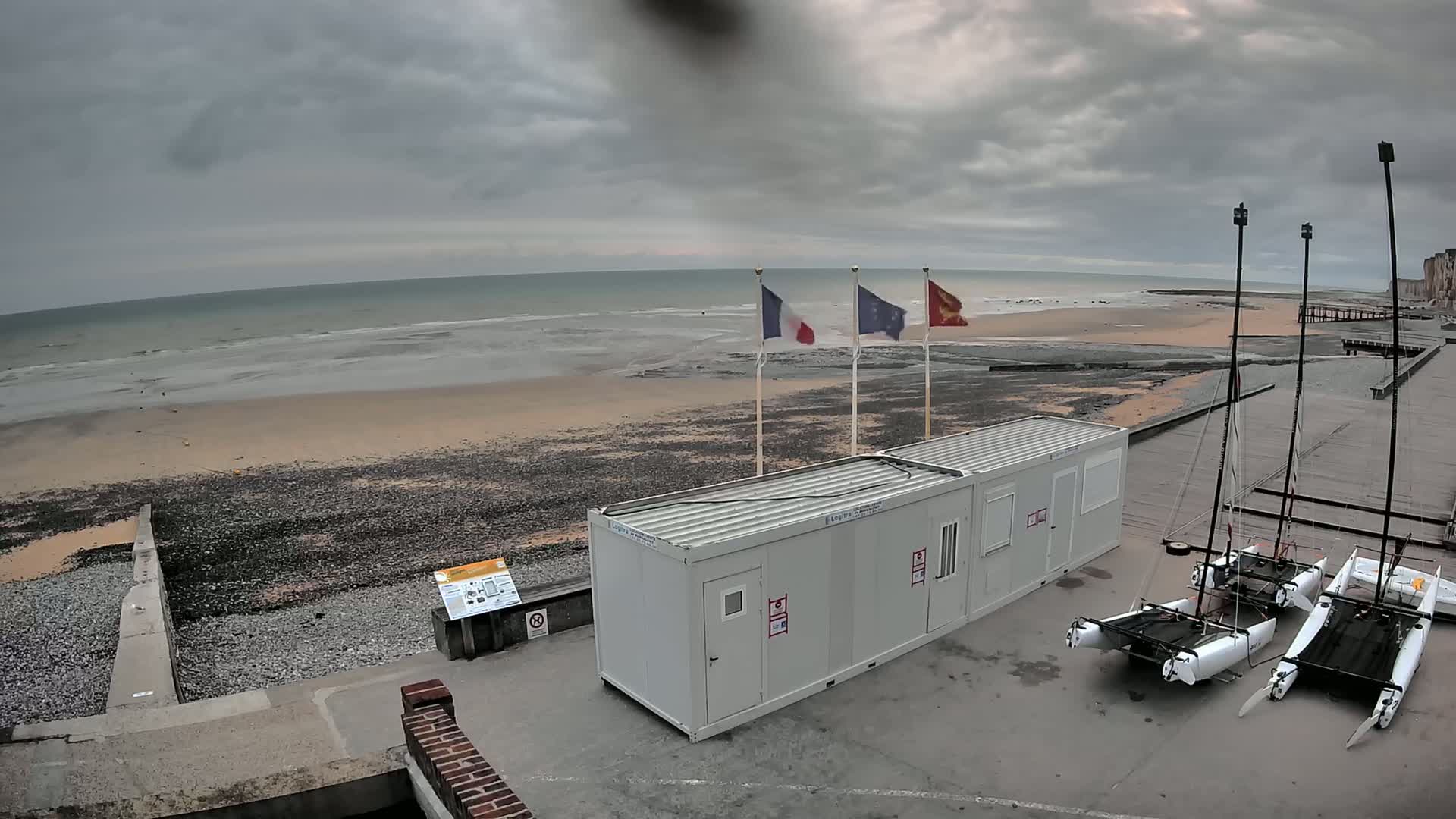 Plage de Veules-les-Roses Beach Live Cam - Dieppe, Seine-Maritime, Normandie, France