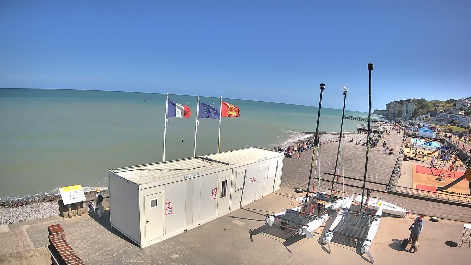 Plage de Veules-les-Roses Beach Live Cam - Dieppe, Seine-Maritime, Normandie, France