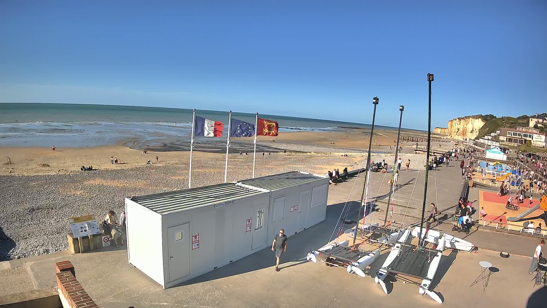 Plage de Veules-les-Roses Beach Live Cam - Dieppe, Seine-Maritime, Normandie, France