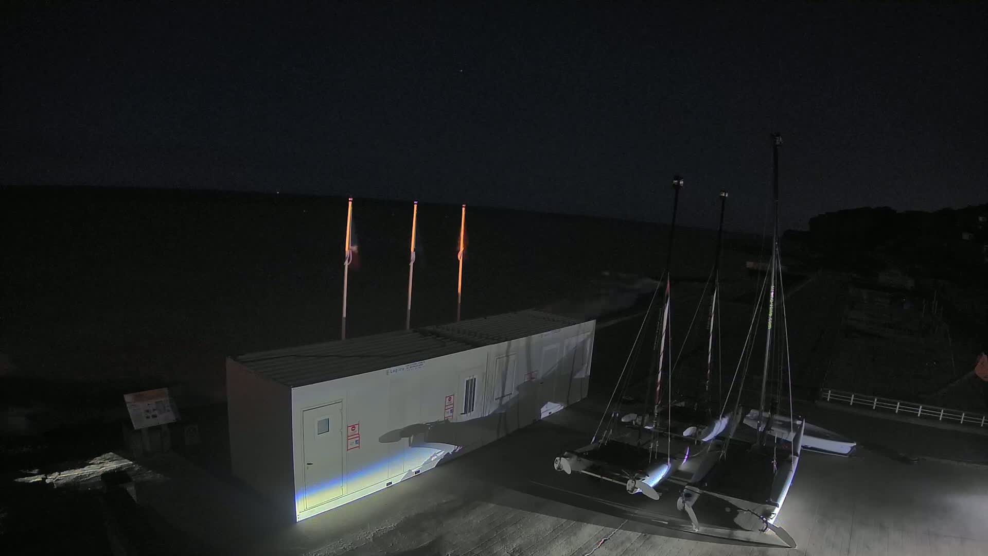 Plage de Veules-les-Roses Beach Live Cam - Dieppe, Seine-Maritime, Normandie, France