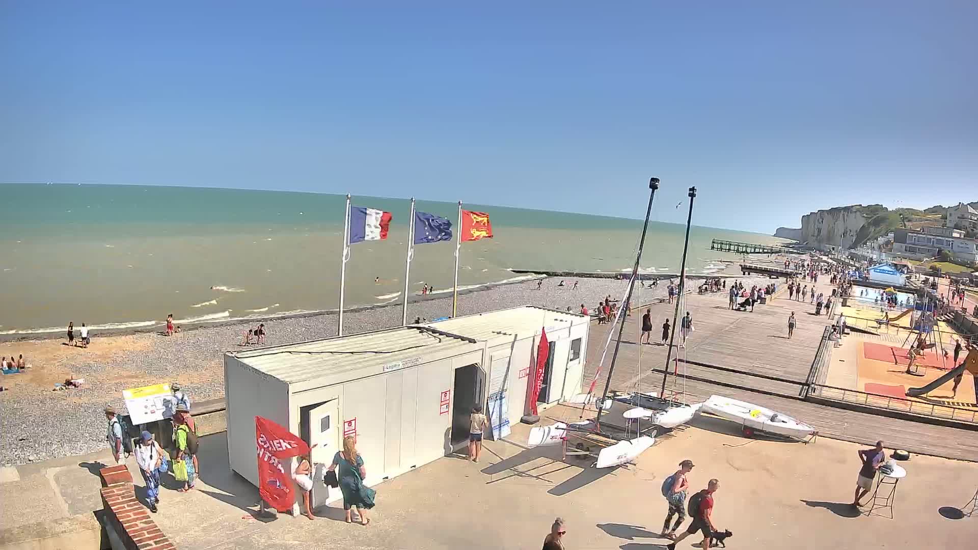 Plage de Veules-les-Roses Beach Live Cam - Dieppe, Seine-Maritime, Normandie, France