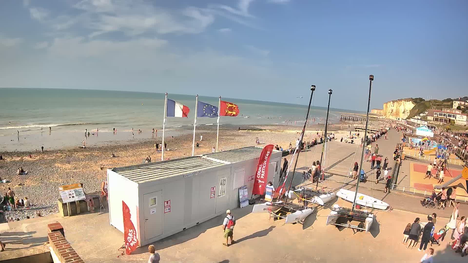 Plage de Veules-les-Roses Beach Live Cam - Dieppe, Seine-Maritime, Normandie, France