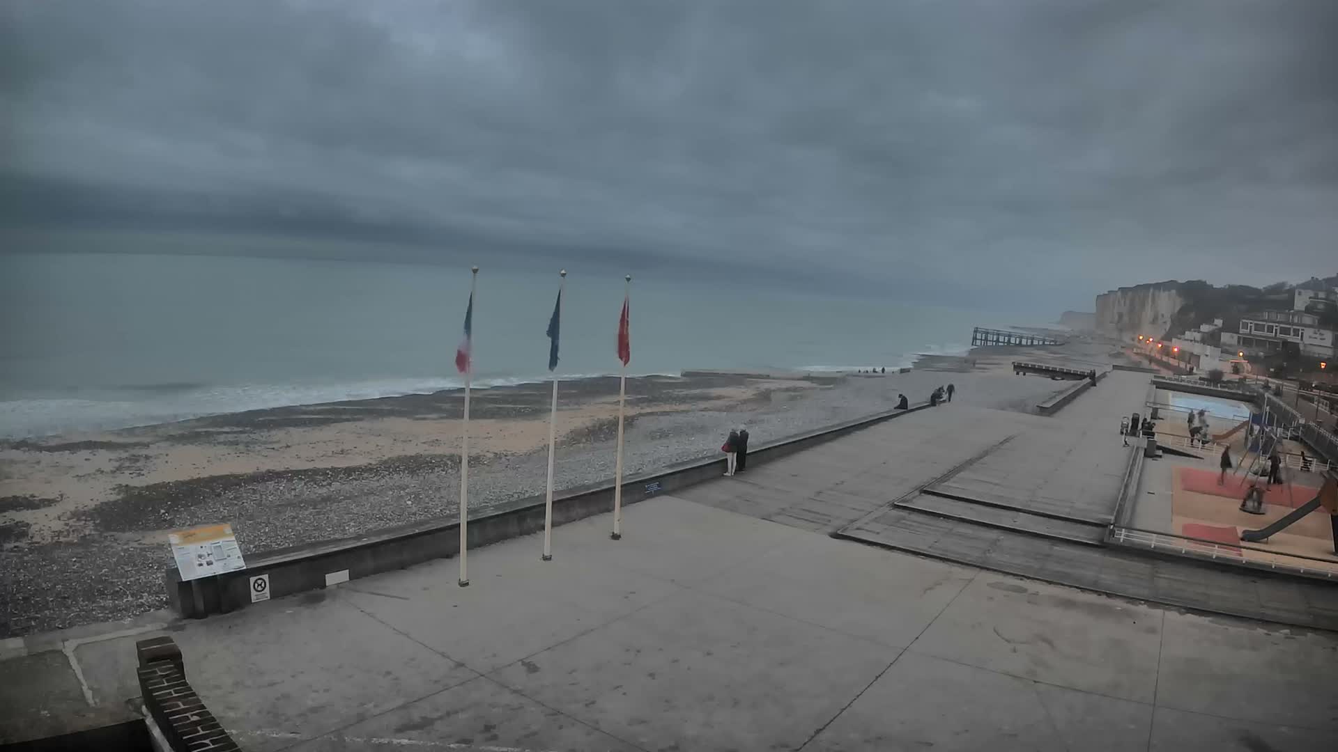 Plage de Veules-les-Roses Beach Live Cam - Dieppe, Seine-Maritime, Normandie, France