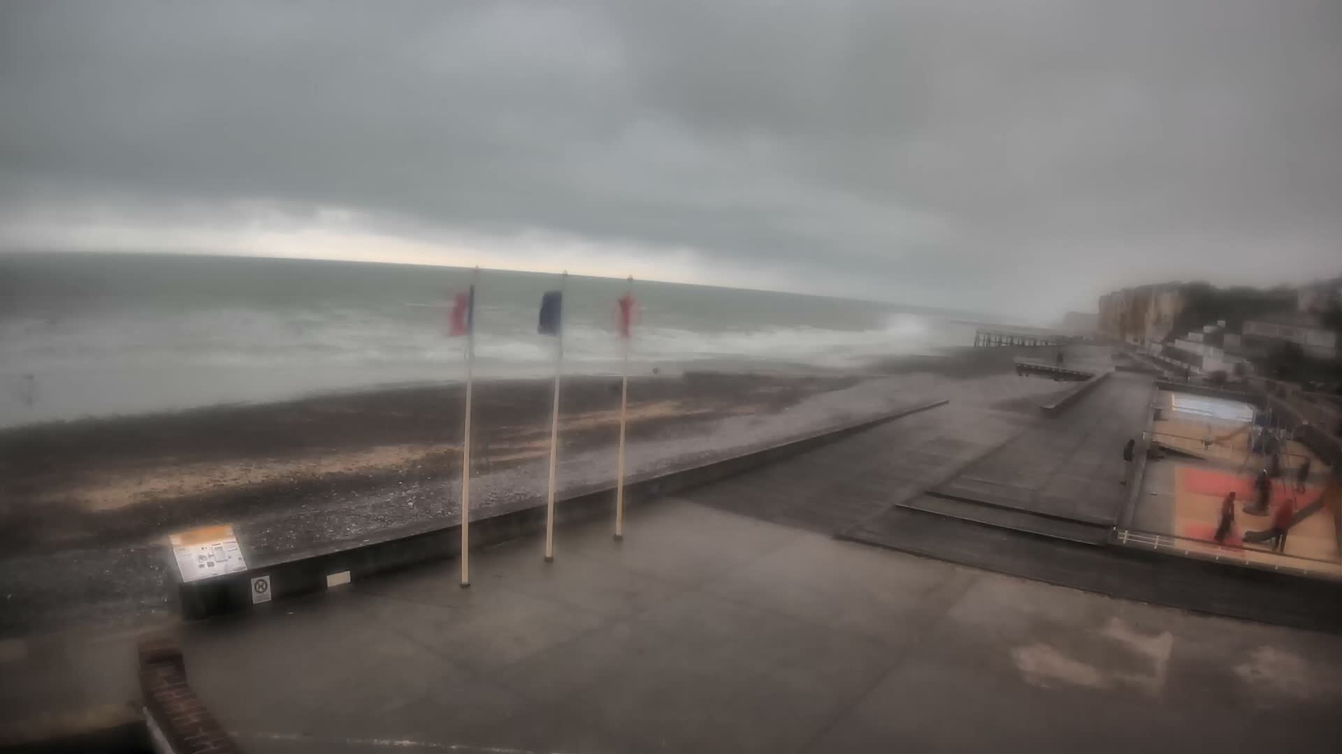 Plage de Veules-les-Roses Beach Live Cam - Dieppe, Seine-Maritime, Normandie, France