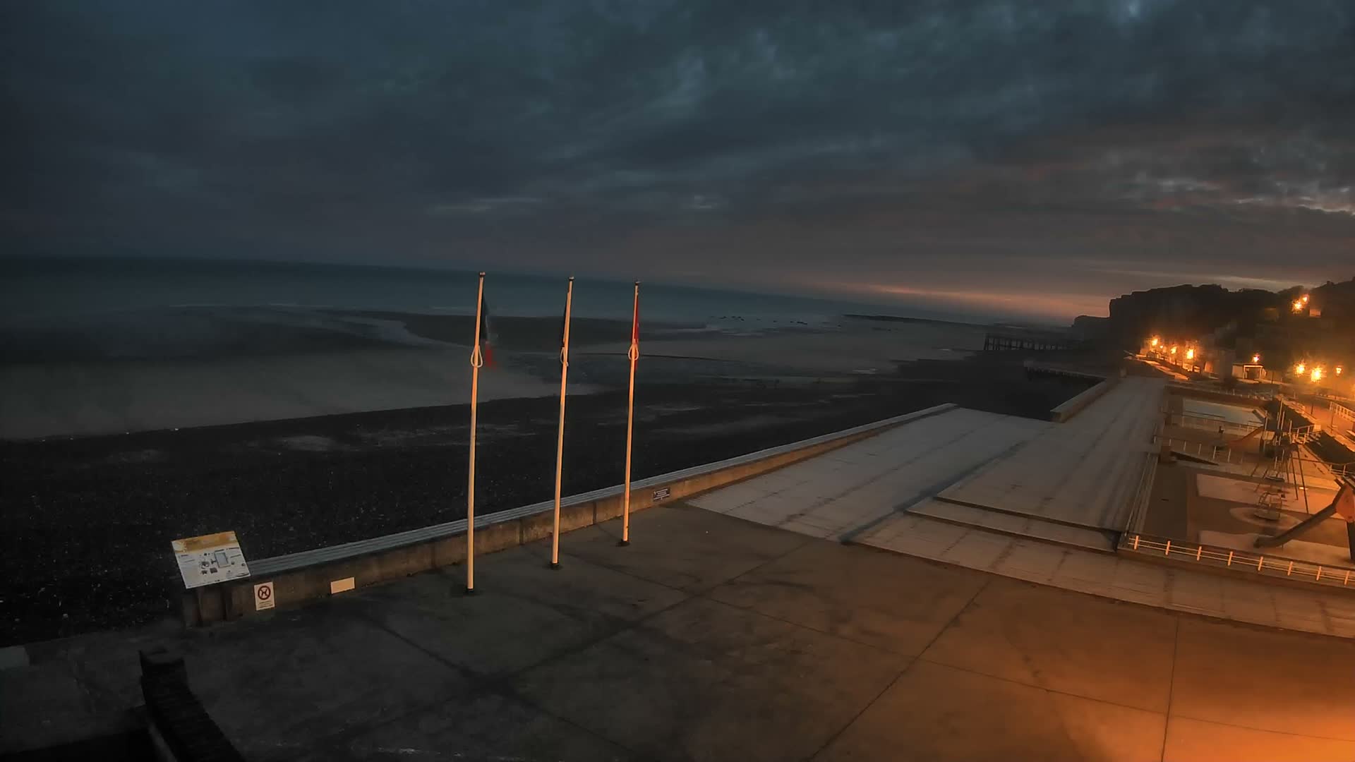 Plage de Veules-les-Roses Beach Live Cam - Dieppe, Seine-Maritime, Normandie, France