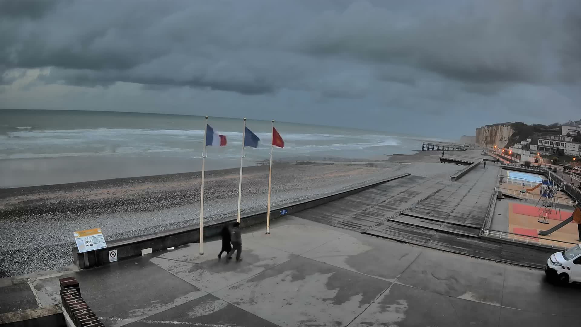 Plage de Veules-les-Roses Beach Live Cam - Dieppe, Seine-Maritime, Normandie, France