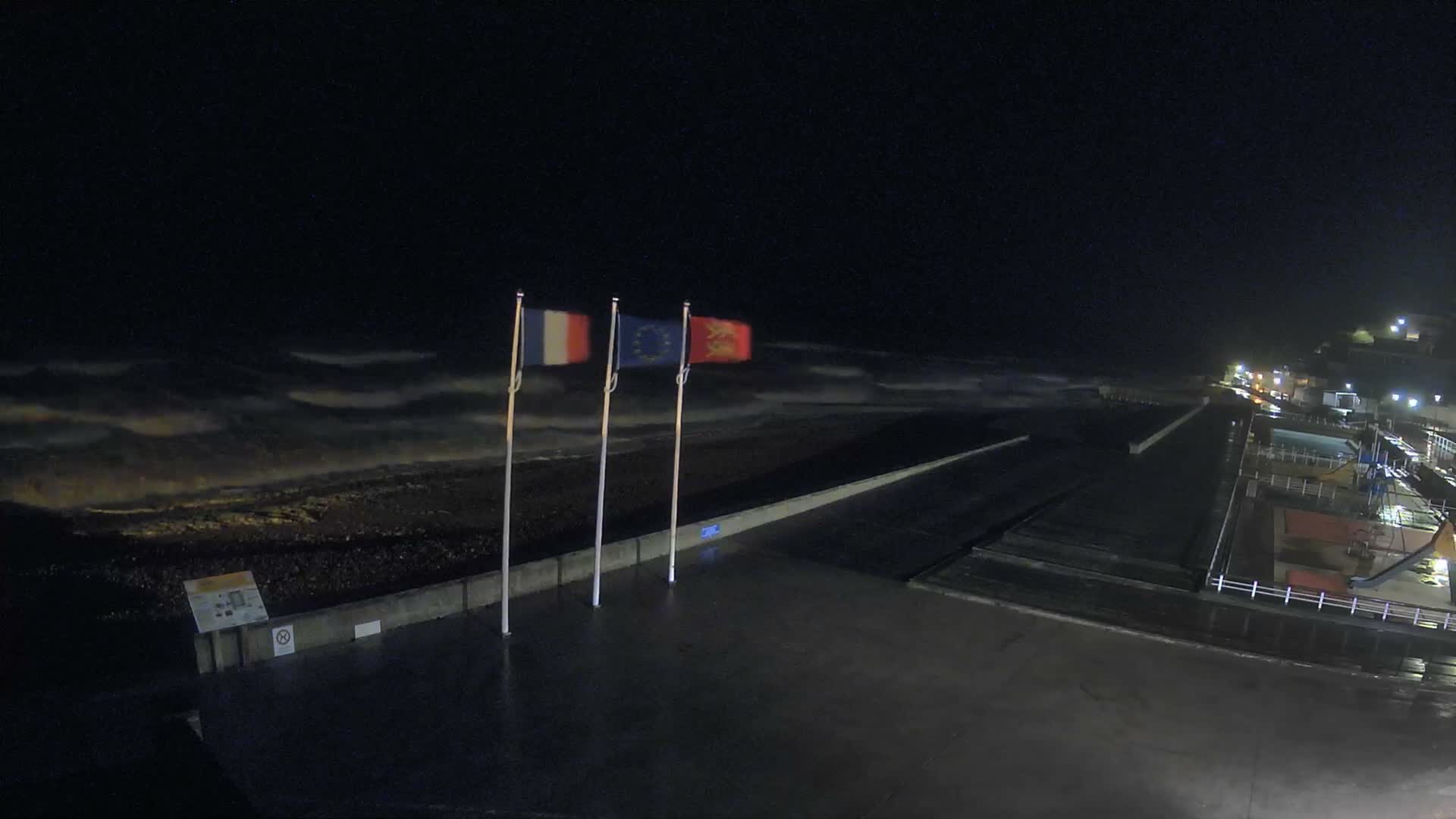 Plage de Veules-les-Roses Beach Live Cam - Dieppe, Seine-Maritime, Normandie, France