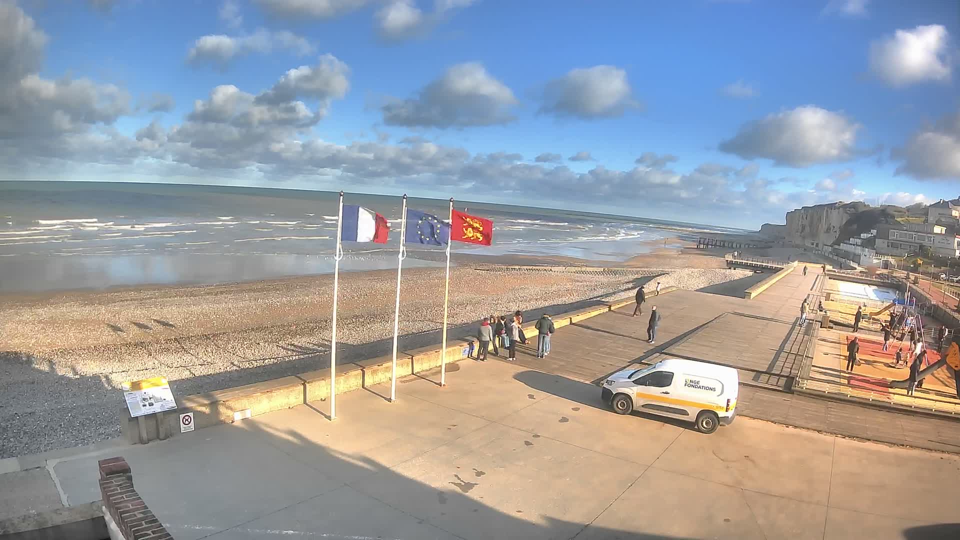 Plage de Veules-les-Roses Beach Live Cam - Dieppe, Seine-Maritime, Normandie, France