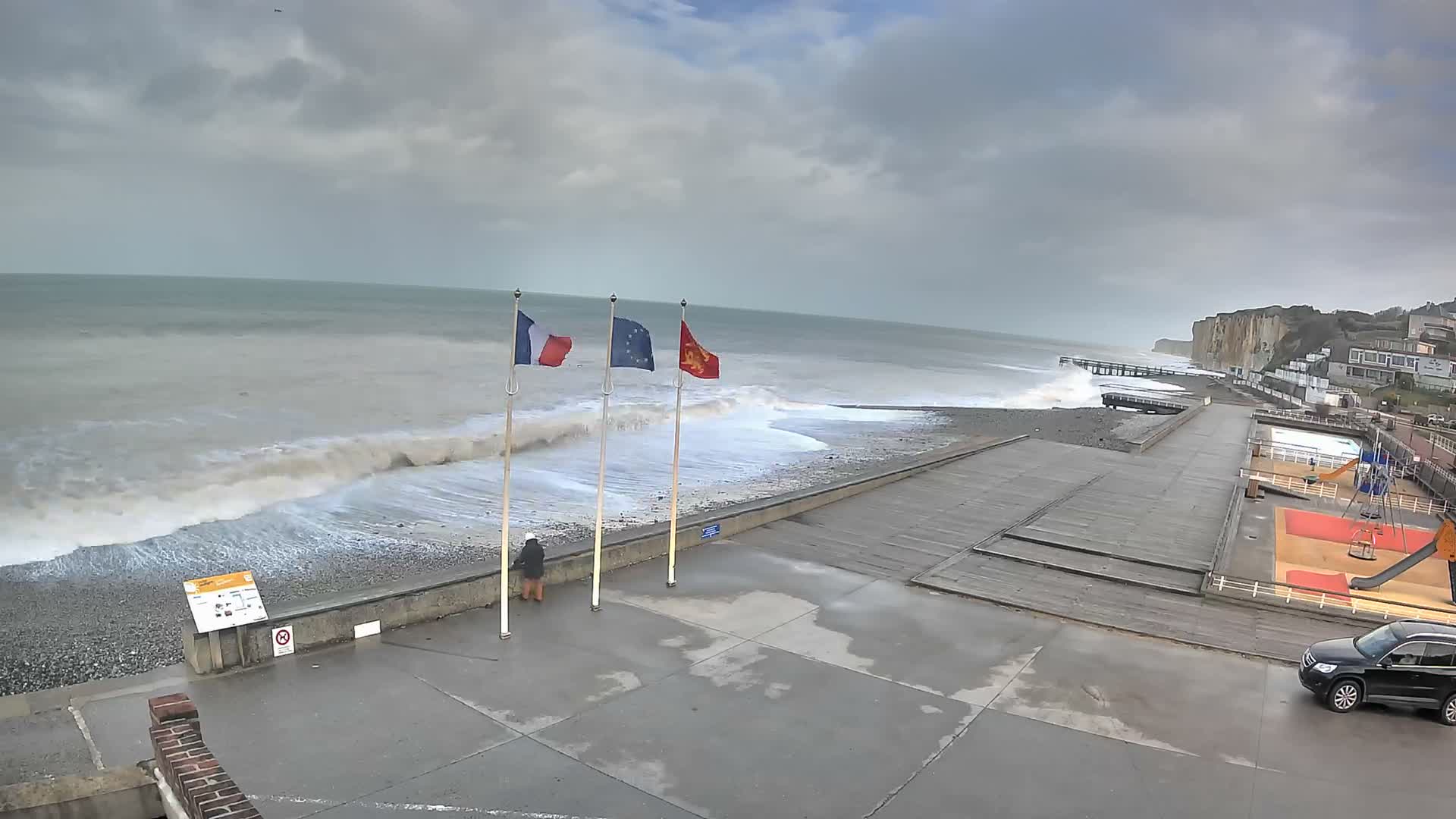 Plage de Veules-les-Roses Beach Live Cam - Dieppe, Seine-Maritime, Normandie, France