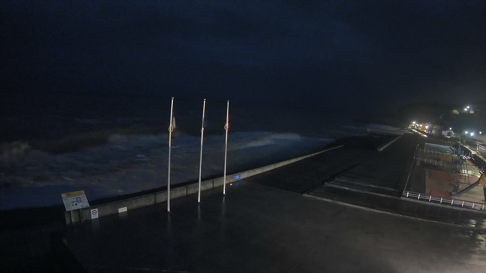 Plage de Veules-les-Roses Beach Live Cam - Dieppe, Seine-Maritime, Normandie, France