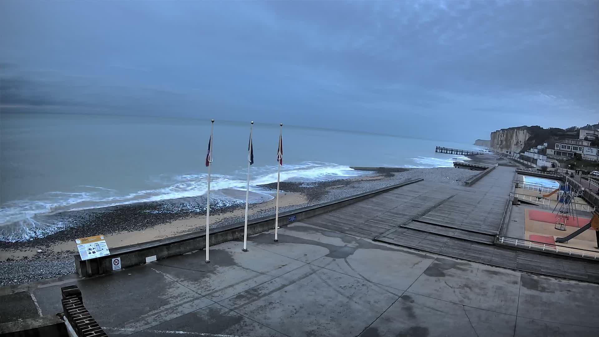 Plage de Veules-les-Roses Beach Live Cam - Dieppe, Seine-Maritime, Normandie, France