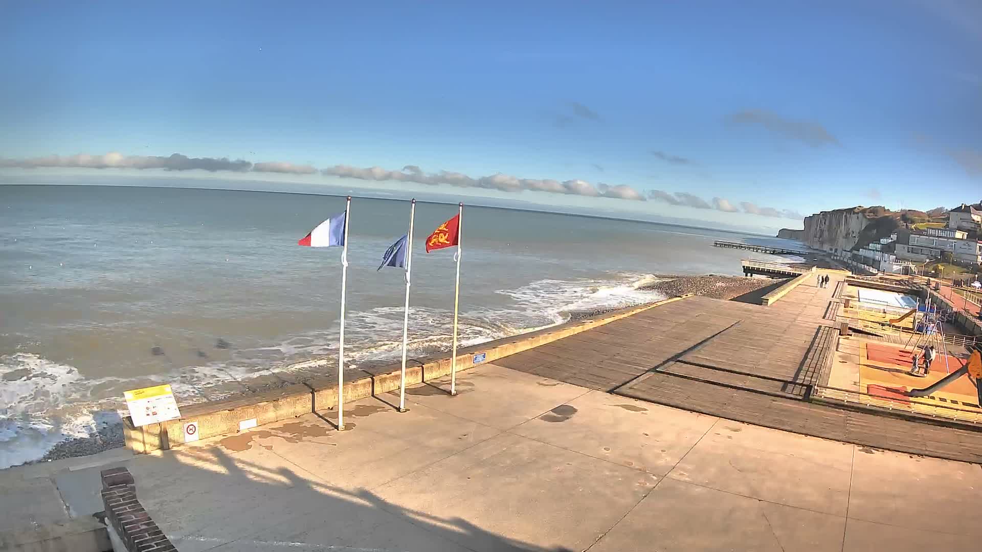Plage de Veules-les-Roses Beach Live Cam - Dieppe, Seine-Maritime, Normandie, France