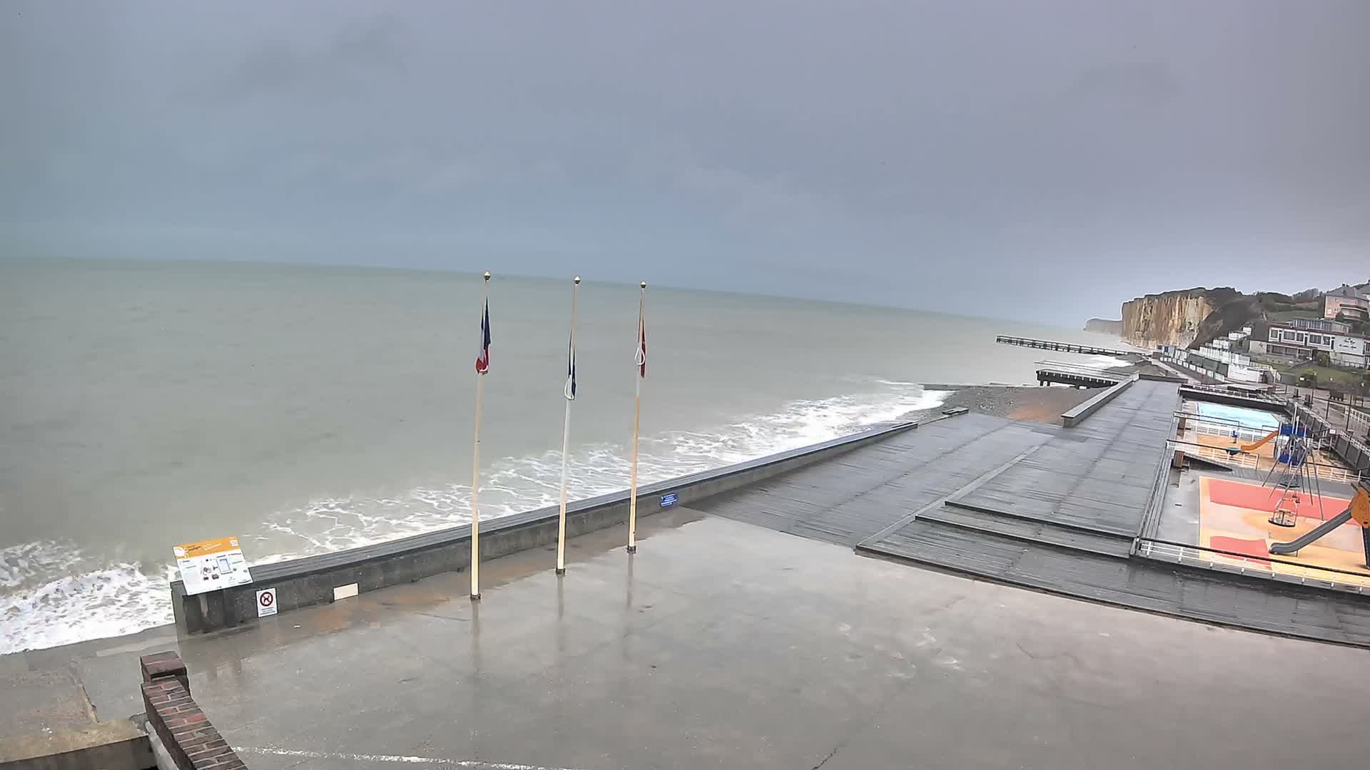 Plage de Veules-les-Roses Beach Live Cam - Dieppe, Seine-Maritime, Normandie, France